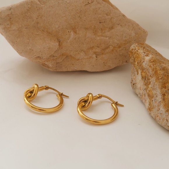 NEW 18K Gold Plated Knot Round Hoop Earrings - Picture 5 of 9